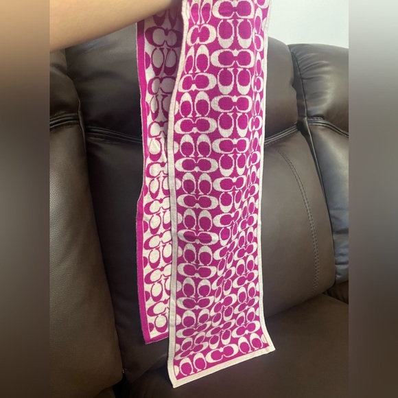 COACH purple pink and white C scarf coach brand cute winter scraft - Picture 3 of 8